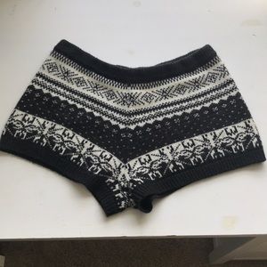 Winter patterned shorts